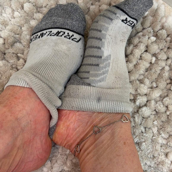 Ladies women's athletic white gym socks favorites GUC - Picture 4 of 6